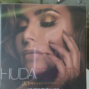 HUDA BEAUTY Makeup - Huda Beauty 3D Highlighter Palette HUDA BEAUTY Makeup - Huda Beauty 3D Highlighter Palette
